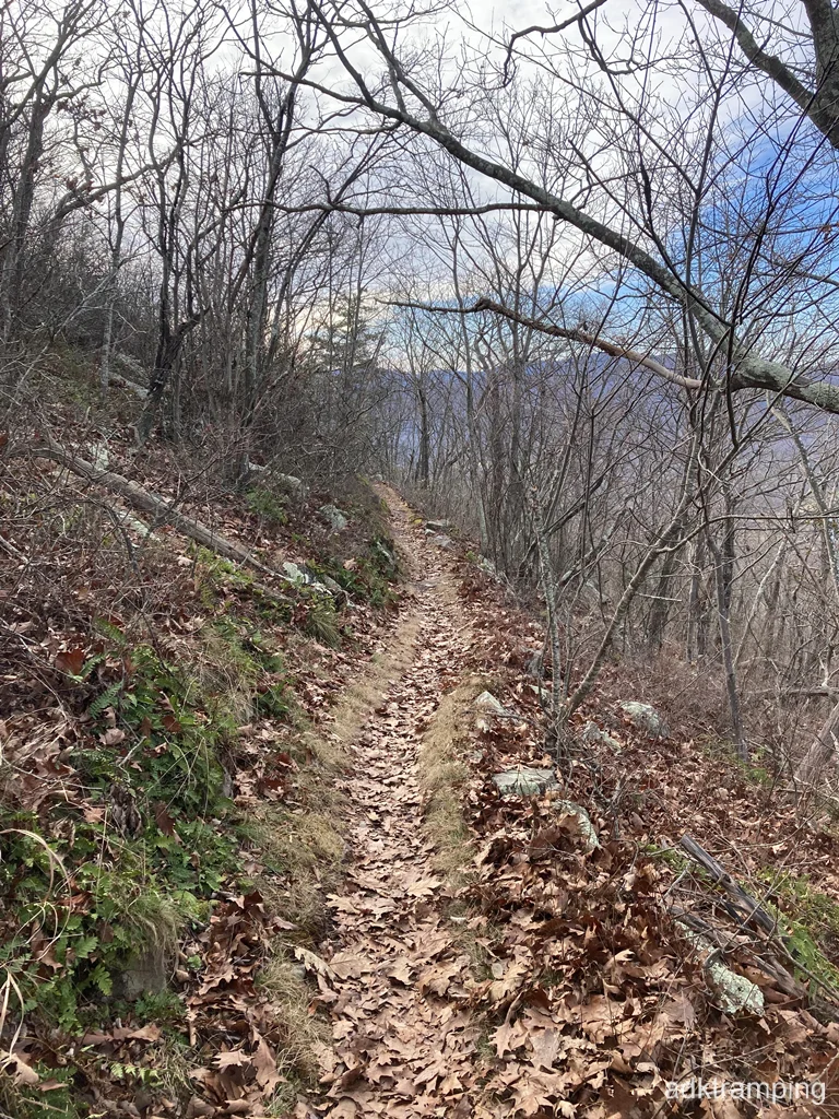 Trail skirting Big Schloss